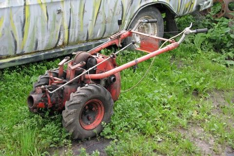 Traktor MF 70