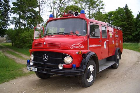 tuletõrjeauto Mercedes-Benz LF 1113